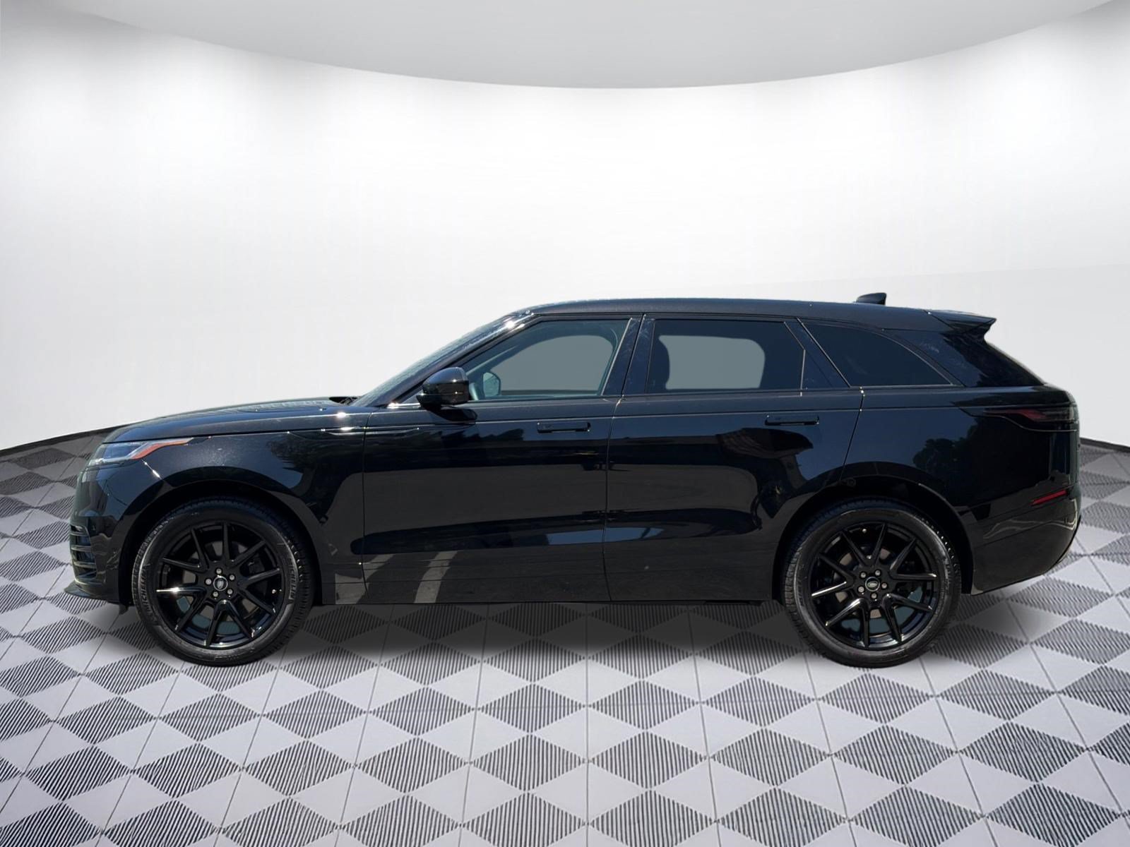 Certified 2026 Land Rover Range Rover Velar Dynamic SE AWD/4WD image 2