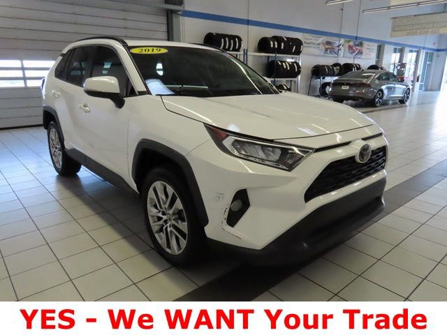Used 2019 Toyota RAV4 XLE Premium image 18