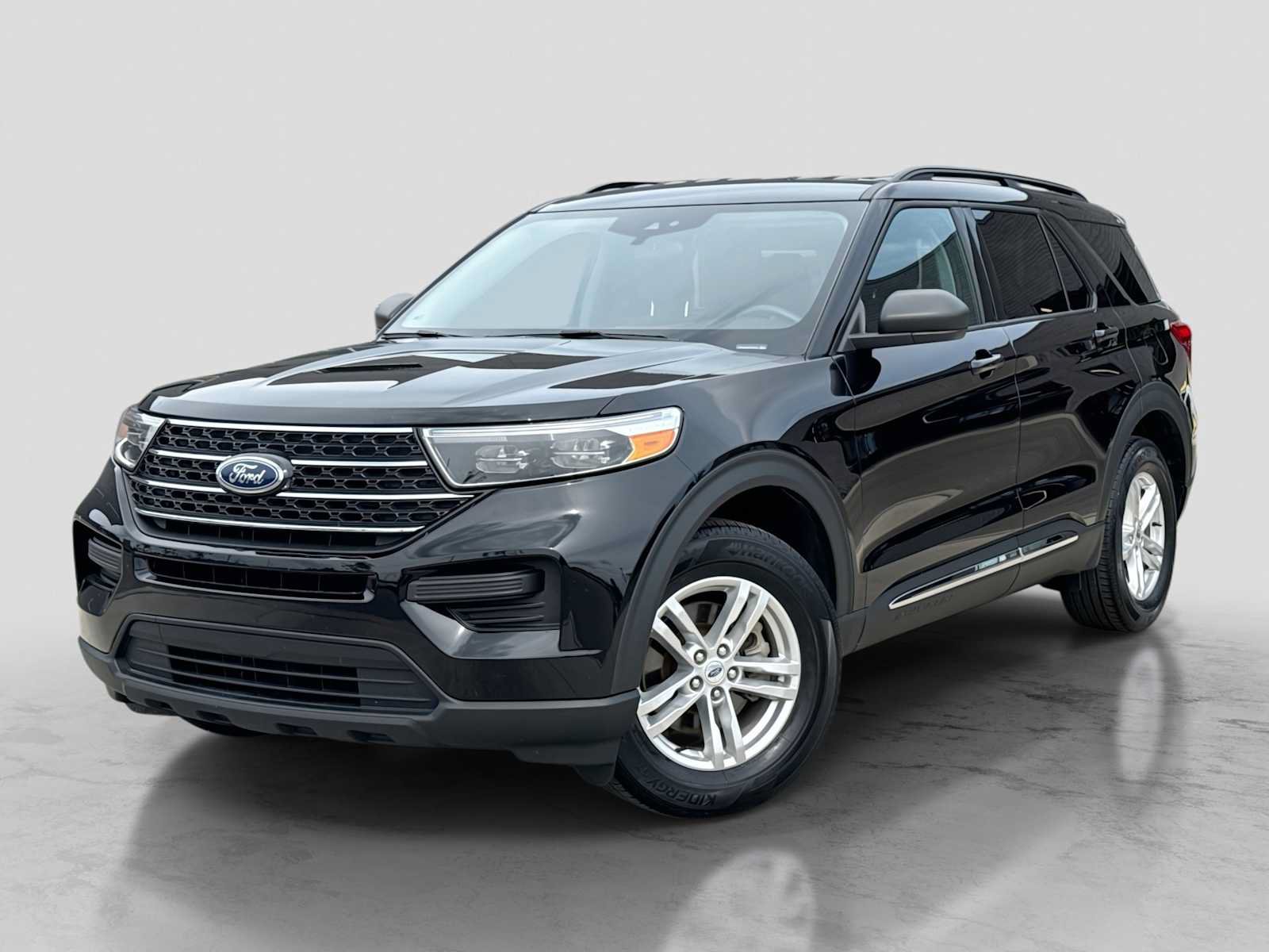 Certified 2023 Ford Explorer XLT AWD/4WD image 1