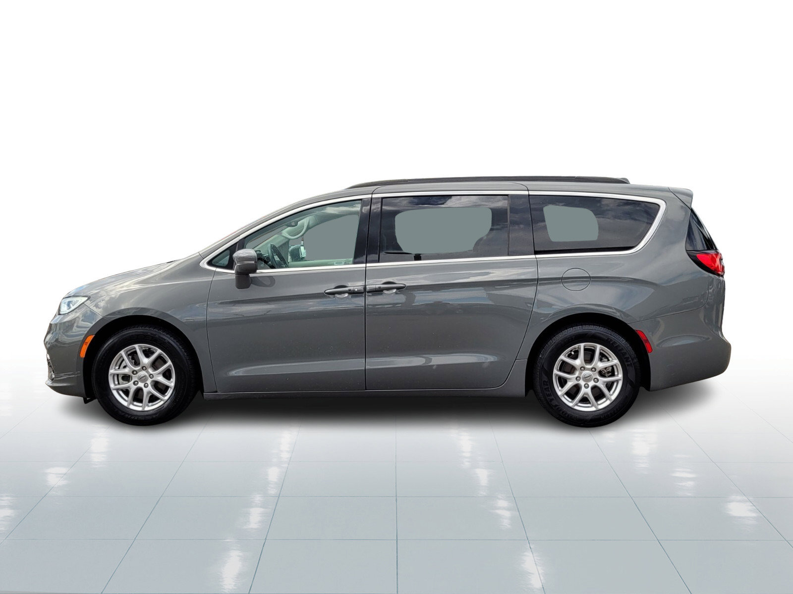 Used 2022 Chrysler Pacifica Touring-L image 3