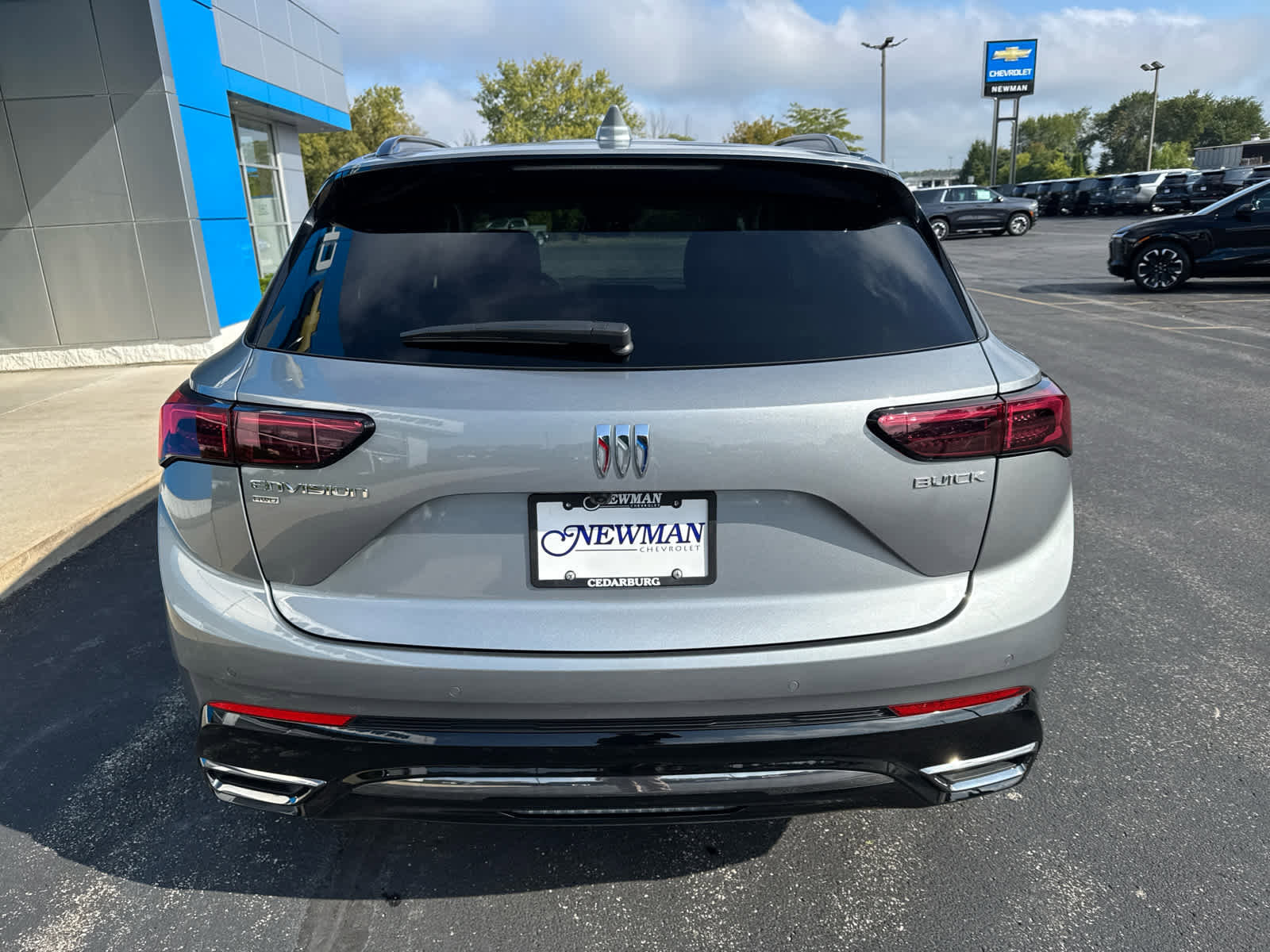 Used 2025 Buick Envision Sport Touring image 8