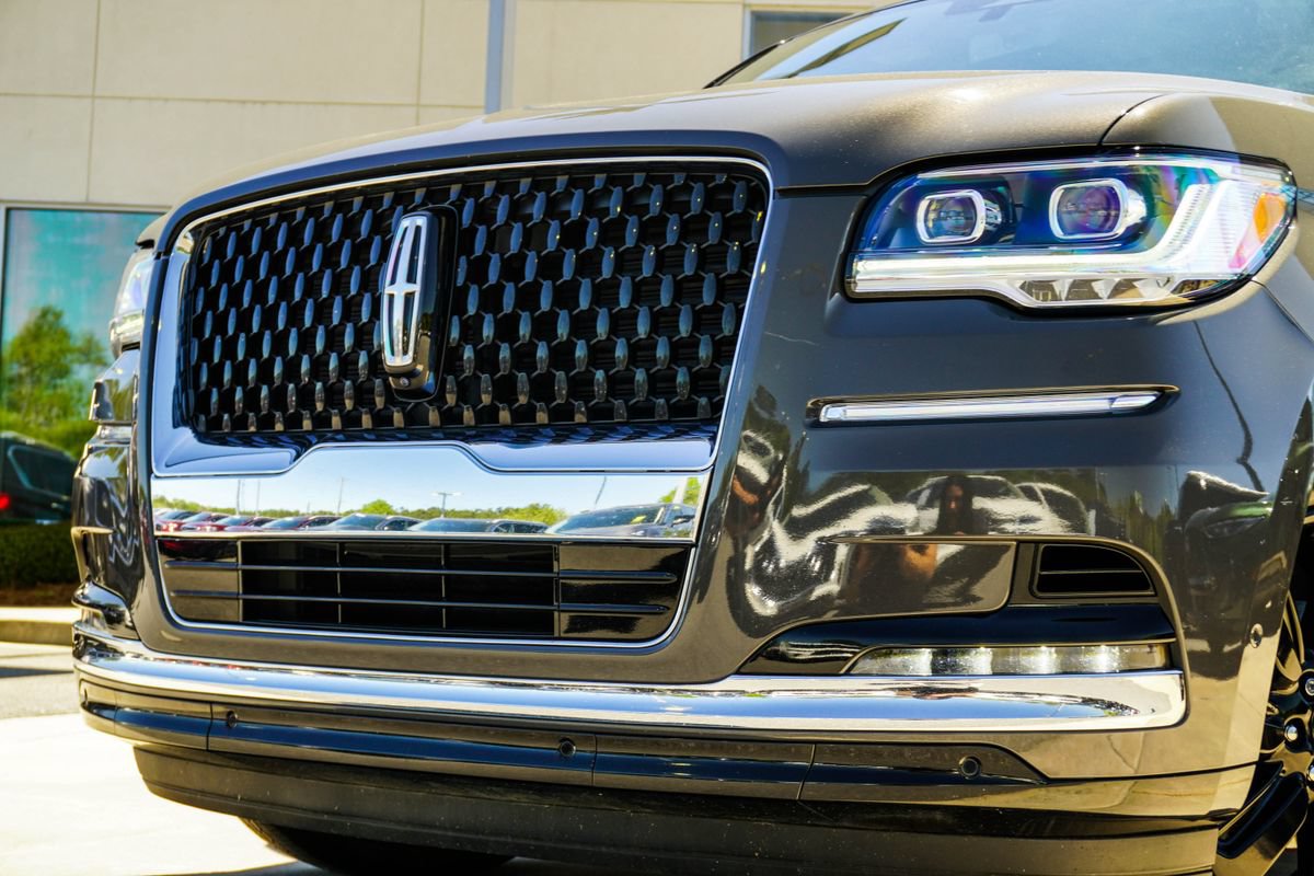 Used 2023 Lincoln Navigator L Black Label AWD/4WD image 2