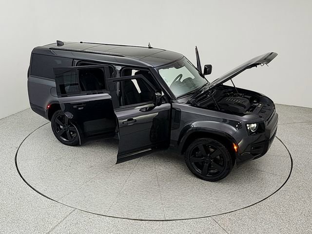 New 2026 Land Rover Defender 130 X-Dynamic SE image 38