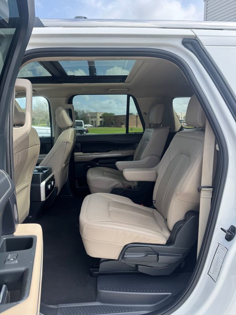 Used 2024 Ford Expedition Max Limited image 18