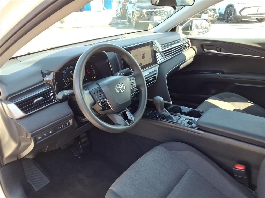 Used 2025 Toyota Camry LE image 11