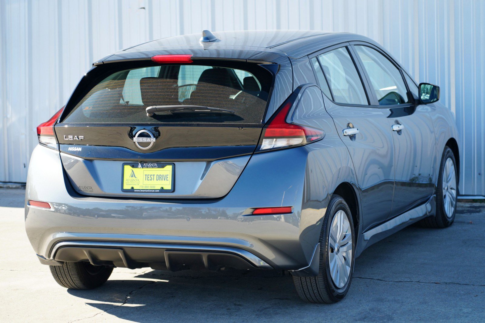 Used 2025 Nissan Leaf S image 45