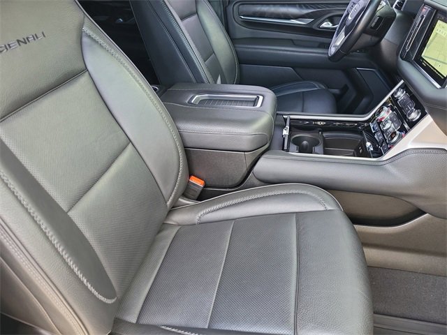 Used 2022 GMC Yukon Denali image 16