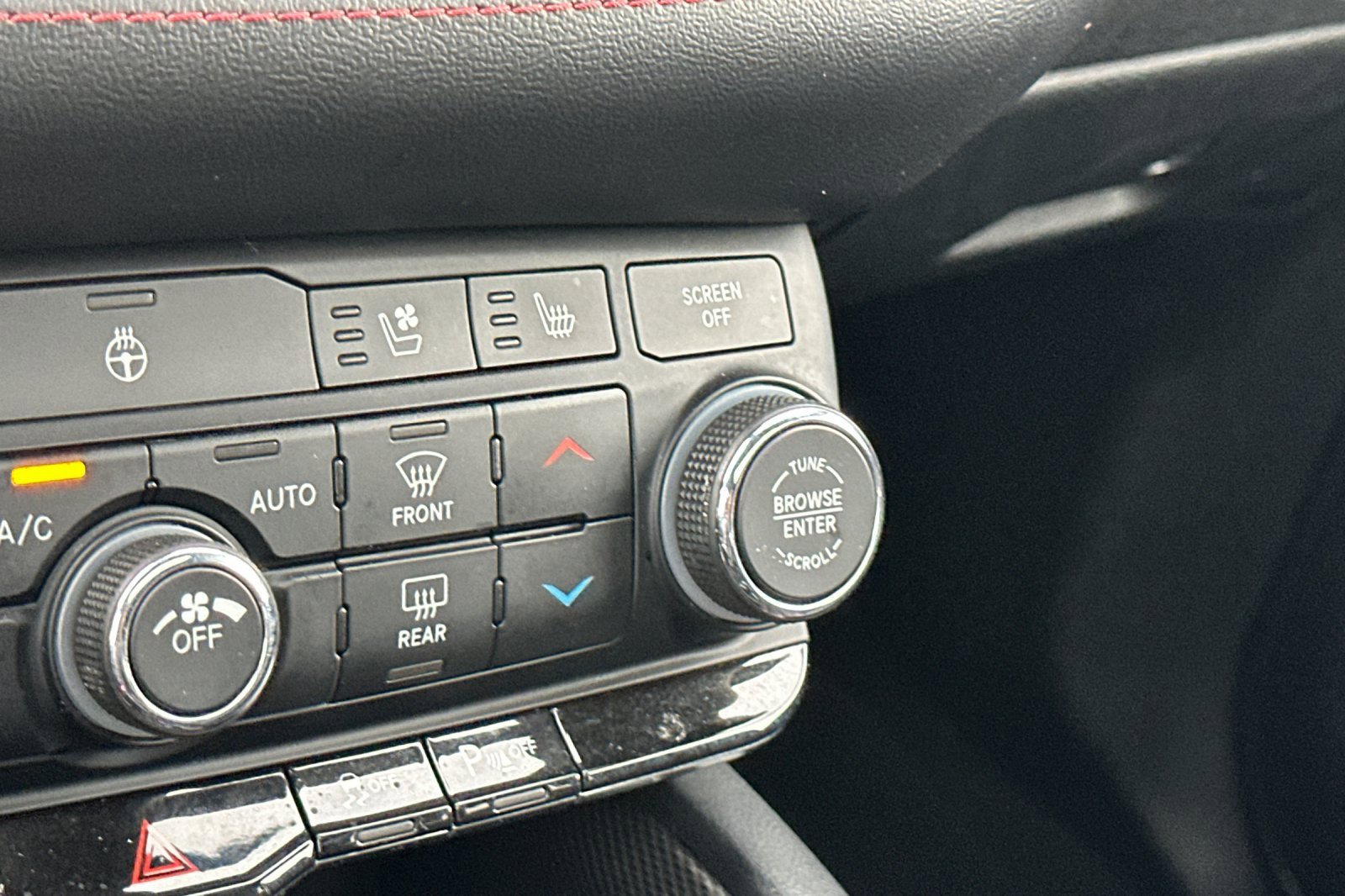 Used 2023 Dodge Durango GT image 30