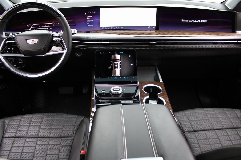 Used 2025 Cadillac Escalade ESV Sport Platinum w/ LPO, ONYX Package image 21