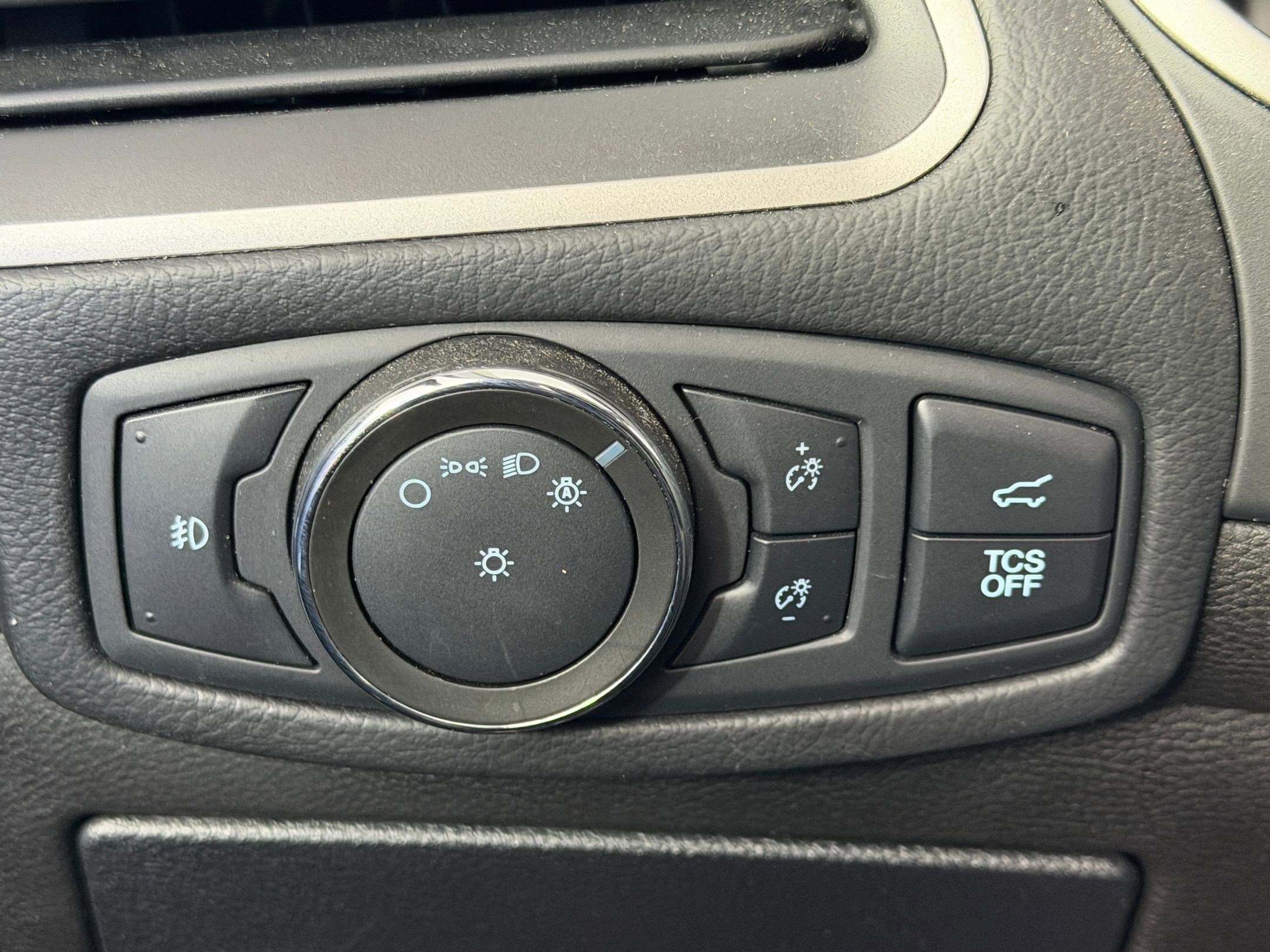 Used 2020 Ford Edge SEL w/ Convenience Package FWD image 15