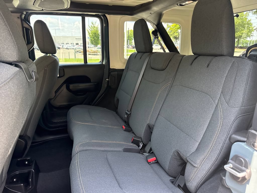 Used 2025 Jeep Wrangler Unlimited Sport AWD/4WD image 32
