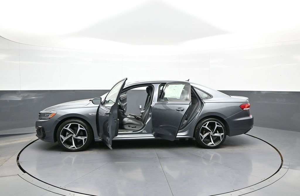 Used 2021 Volkswagen Passat 2.0T R-Line image 42