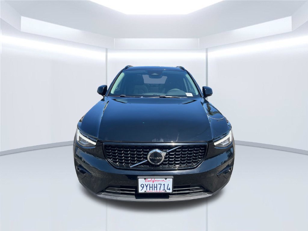 Used 2023 Volvo XC40 B5 Plus w/ Driver Assist Package AWD/4WD image 8