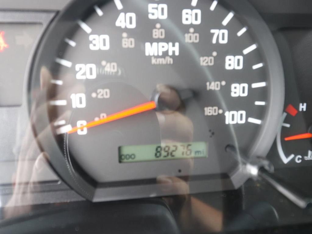 Used 2024 Isuzu NPR image 21