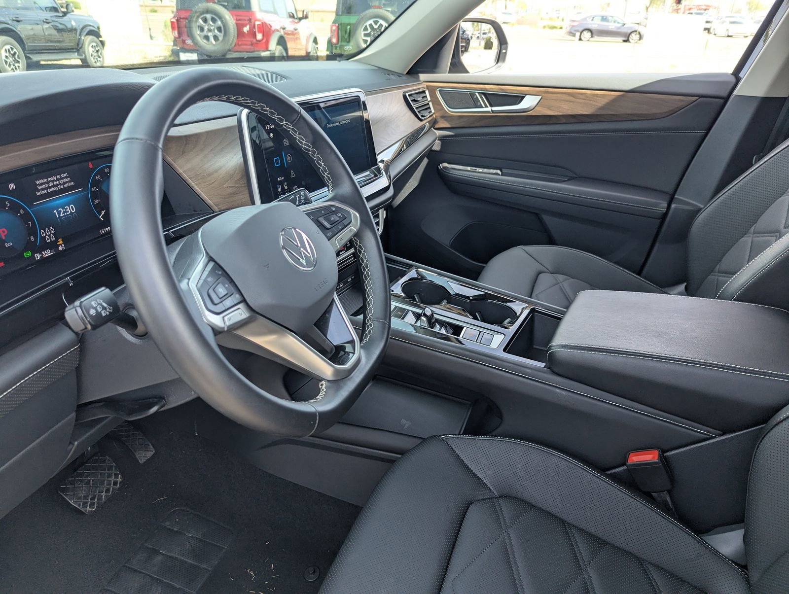 Used 2025 Volkswagen Atlas SE image 17