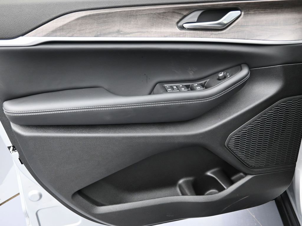 New 2026 Jeep Grand Cherokee L 4WD image 11