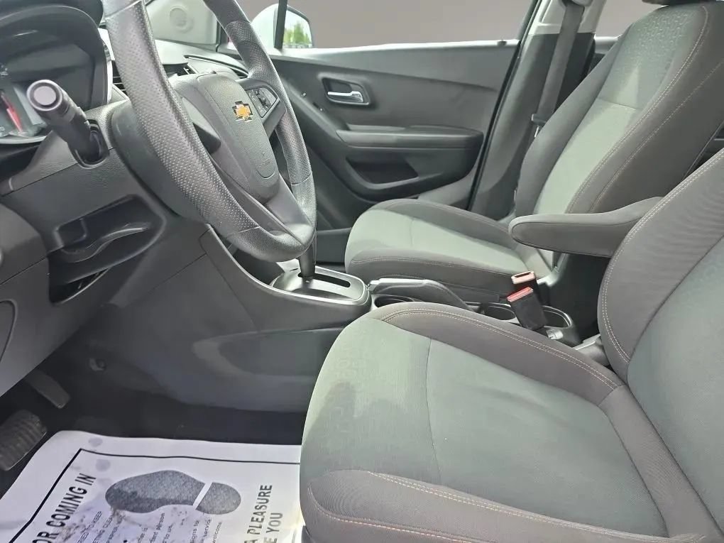 Used 2017 Chevrolet Trax LS AWD/4WD image 9