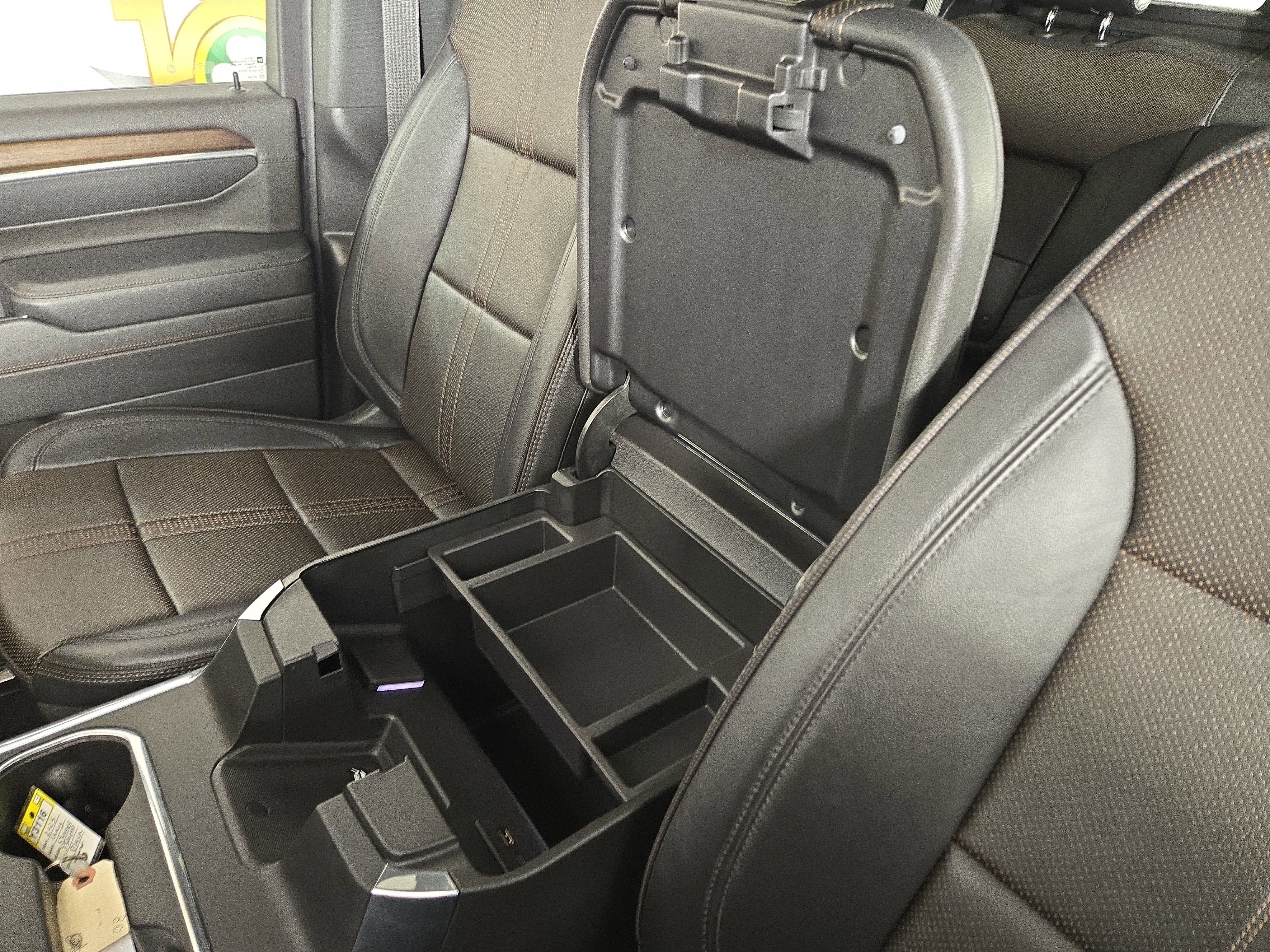 Used 2025 Chevrolet Silverado 3500 High Country w/ Technology Package image 26