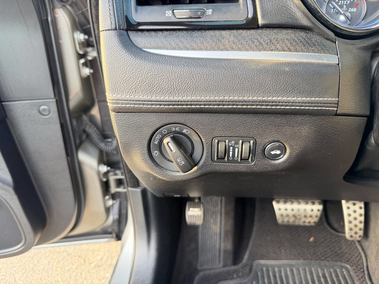 Used 2012 Chrysler 300 SRT8 w/ Leather Interior Group image 34