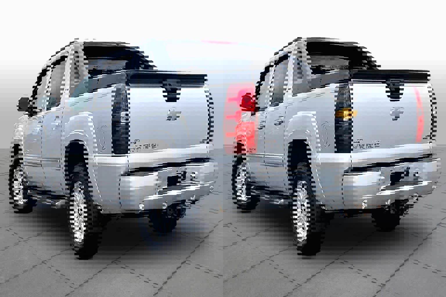 Used 2012 Chevrolet Avalanche LT w/ Suspension Package, Off-Road image 11