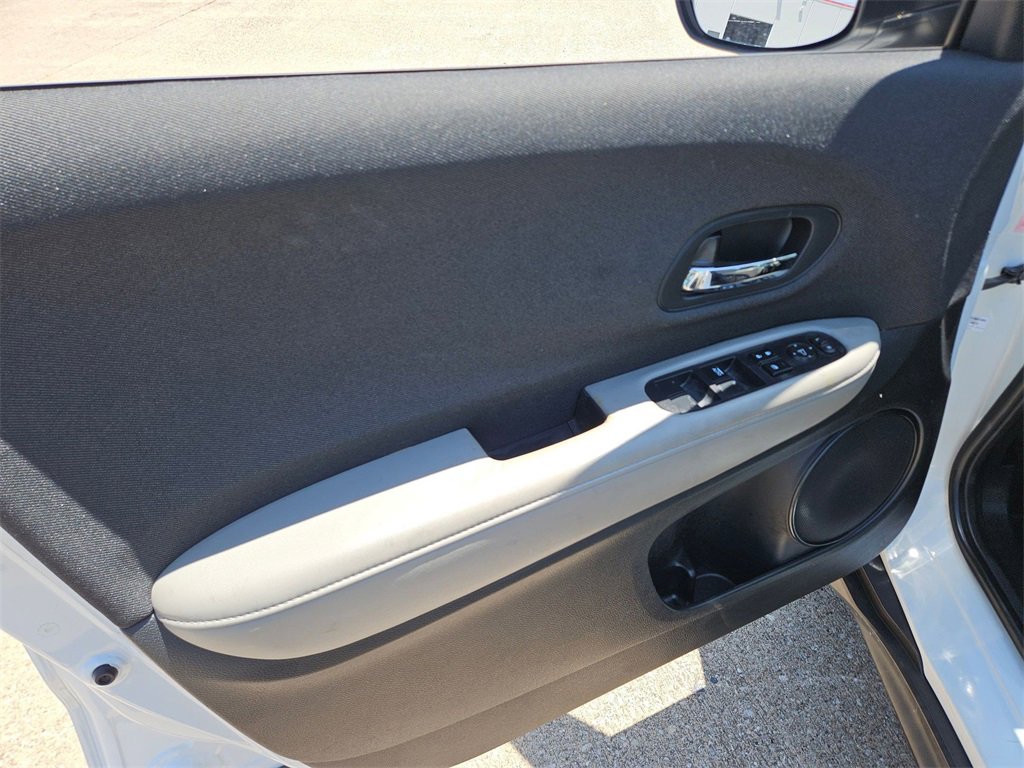 Used 2022 Honda HR-V LX image 14