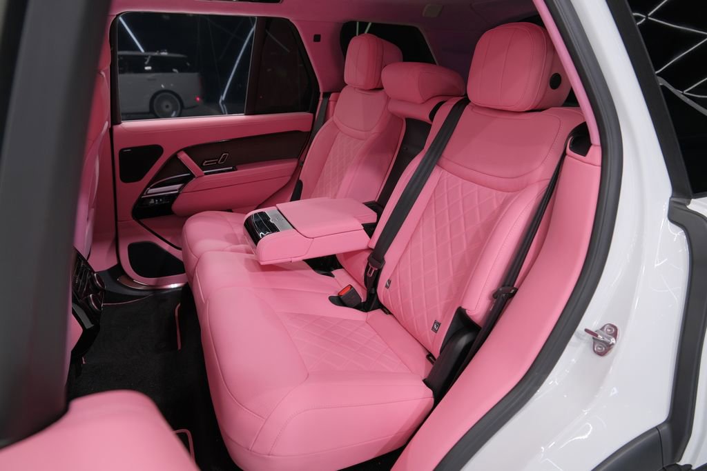 Used 2025 Land Rover Range Rover SE image 24