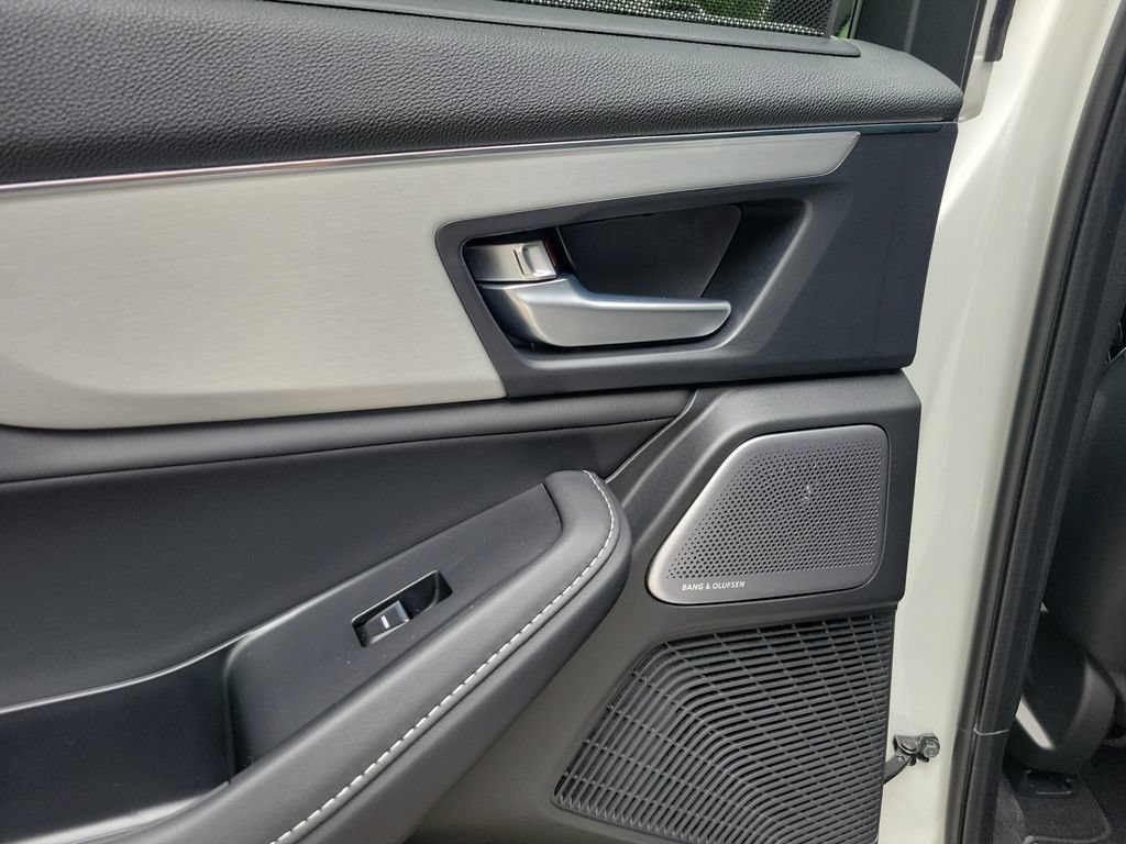 Certified 2026 Acura MDX FWD w/ Technology Package image 17