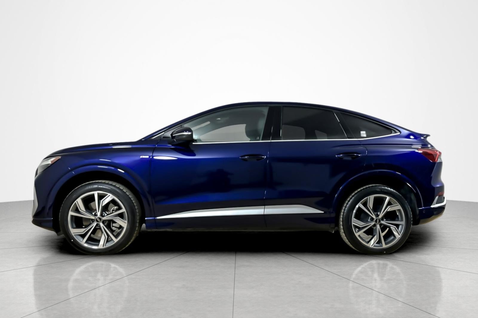 Certified 2023 Audi Q4 e-tron Premium Plus w/ Premium Plus AWD/4WD image 2