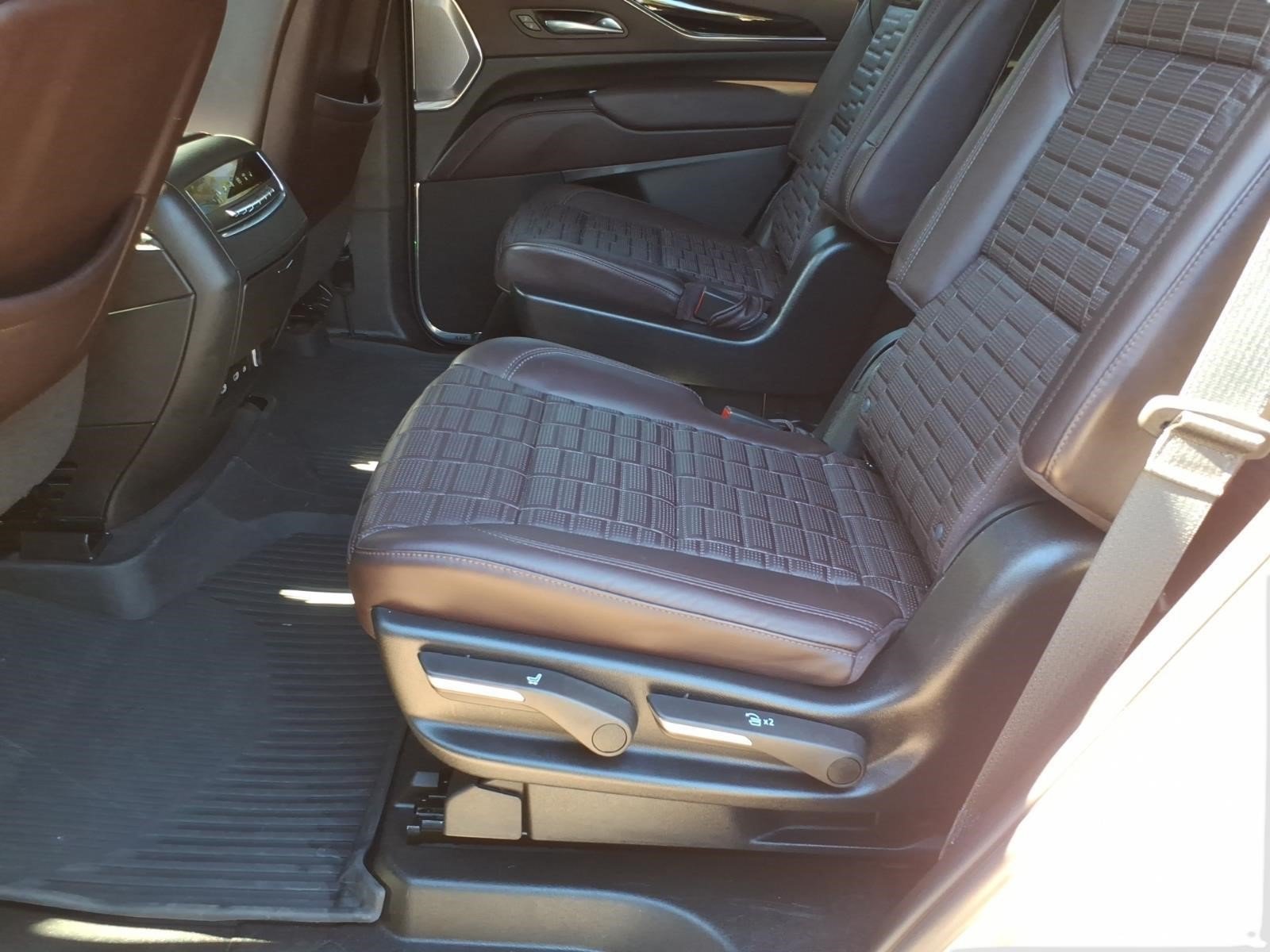 Certified 2024 Cadillac Escalade Sport Platinum w/ LPO, ONYX Package AWD/4WD image 12