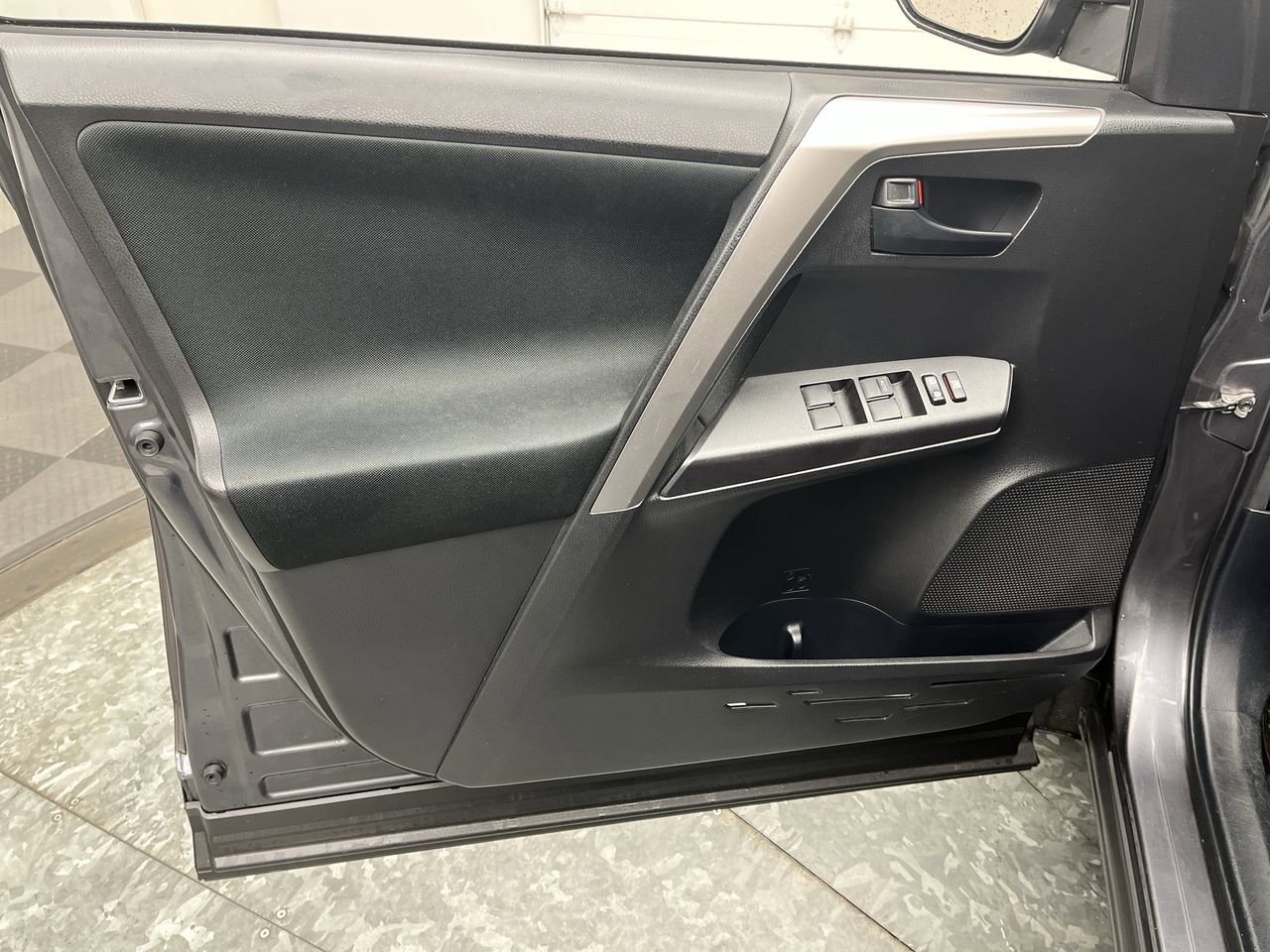Used 2017 Toyota RAV4 LE w/ Carpet Mat Package image 6
