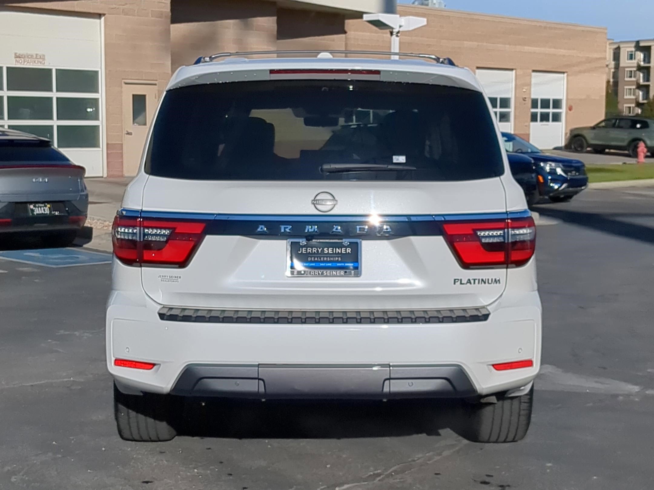 Used 2023 Nissan Armada Platinum w/ Captain's Chairs Package image 5