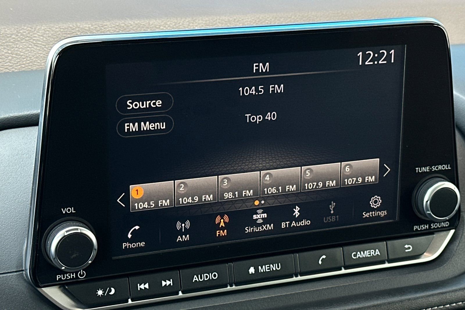 Used 2023 Nissan Rogue SV image 25