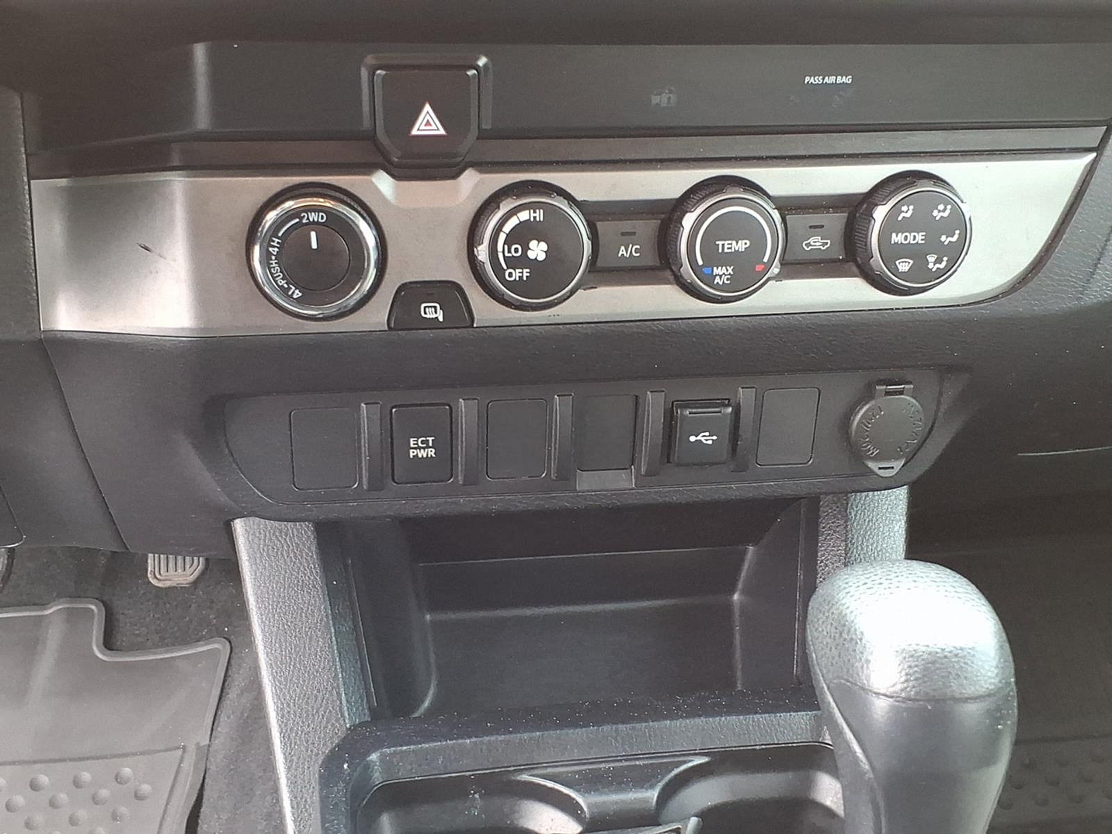 Used 2020 Toyota Tacoma SR AWD/4WD image 20