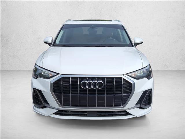 Used 2020 Audi Q3 2.0T Premium w/ Convenience Package AWD/4WD image 2