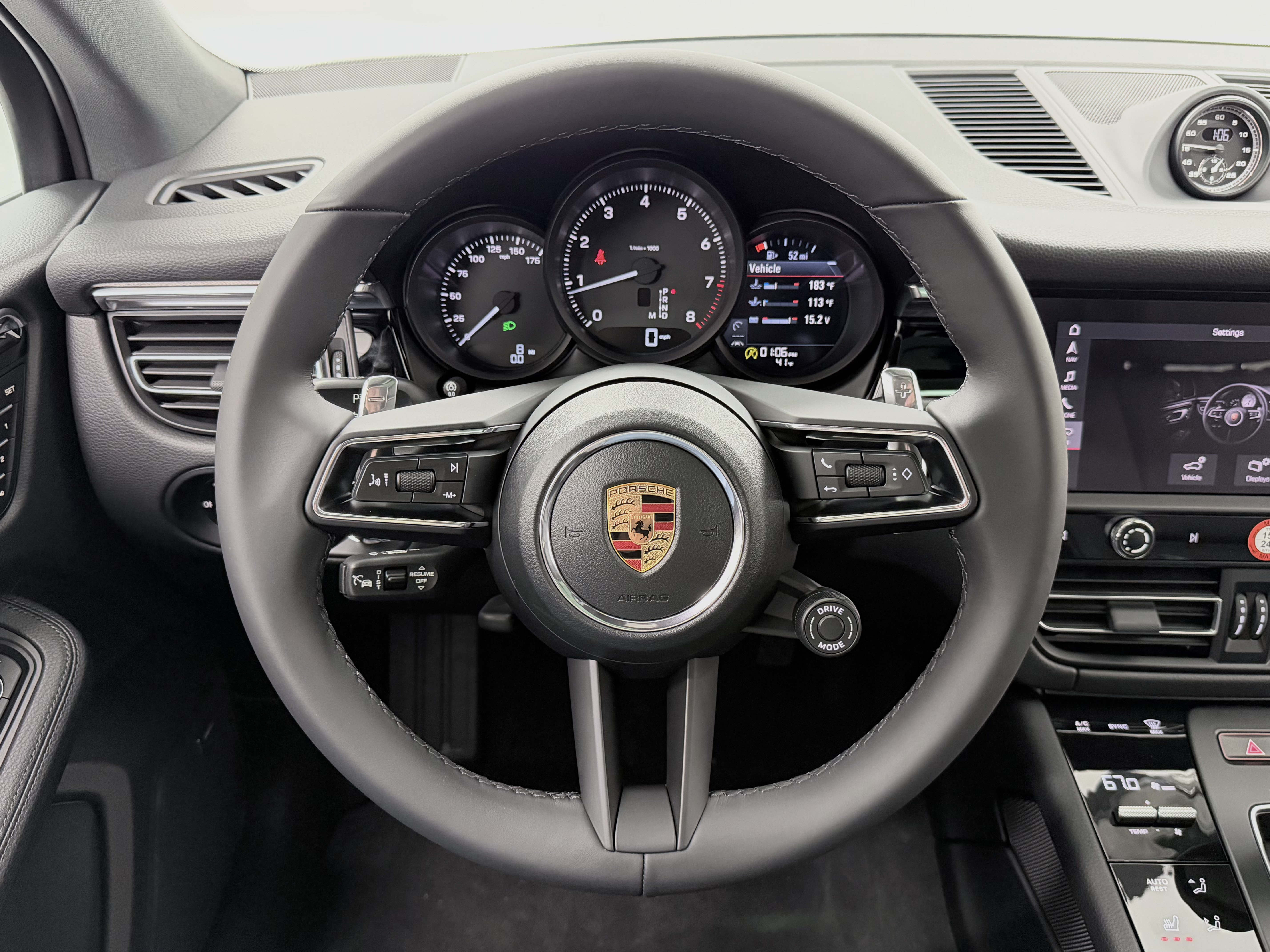 Certified 2026 Porsche Macan AWD/4WD image 45