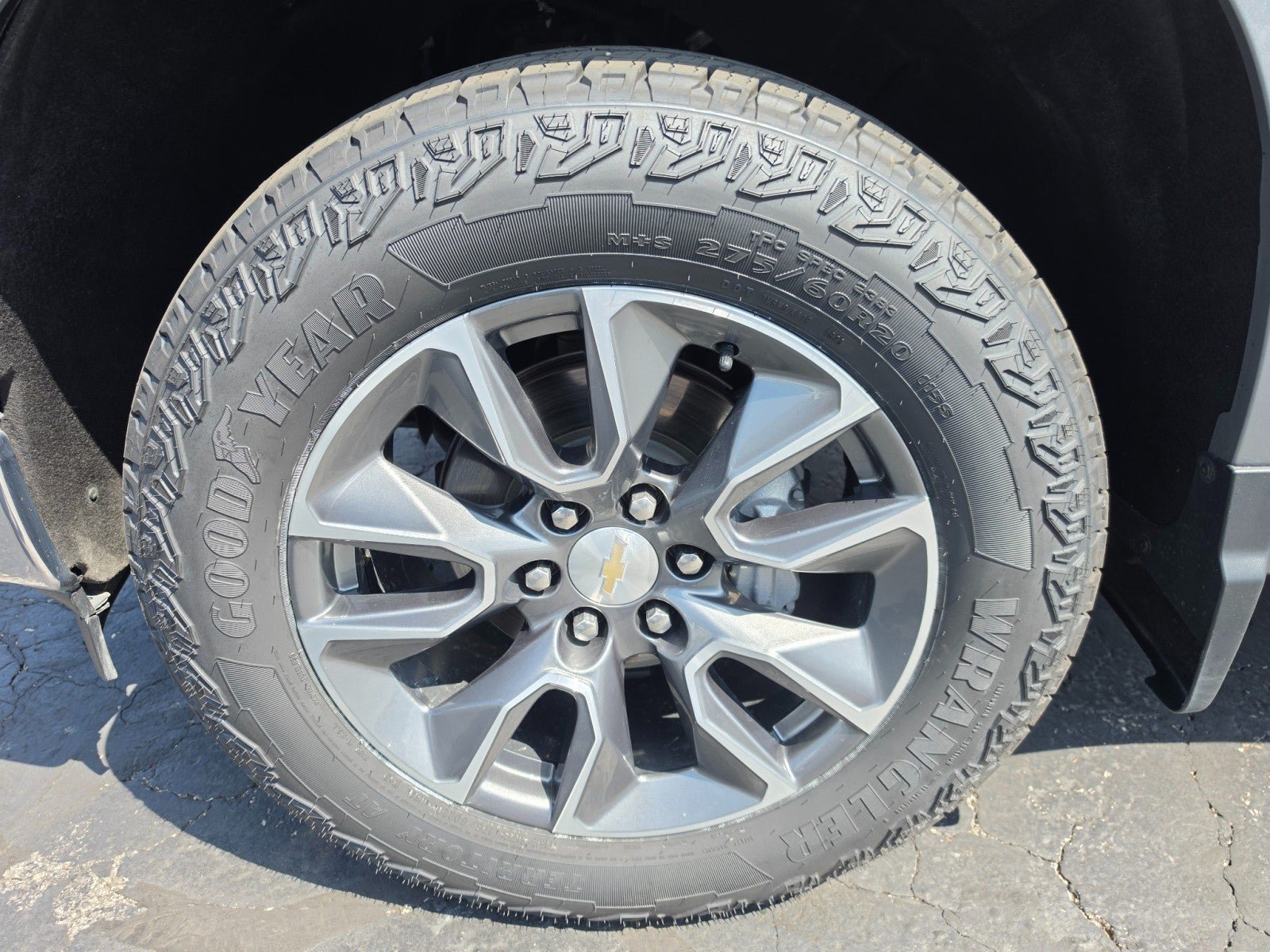 Used 2023 Chevrolet Silverado 1500 LT AWD/4WD image 12