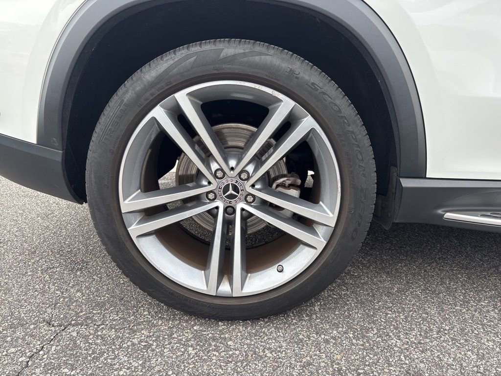 Used 2022 Mercedes-Benz GLE 350 4MATIC w/ Premium Package image 11