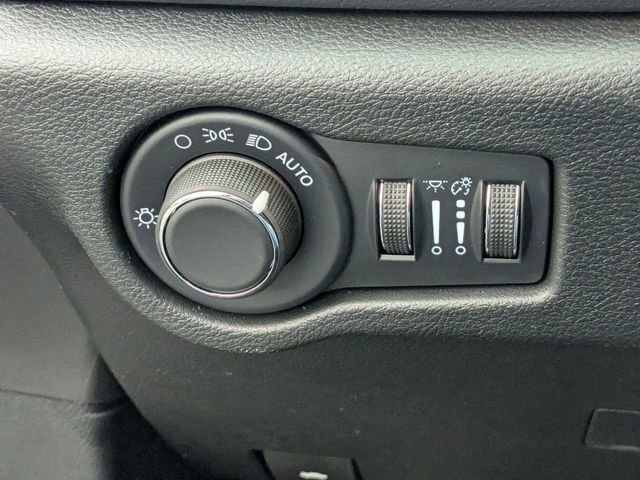 New 2026 Chrysler Voyager LX FWD image 13