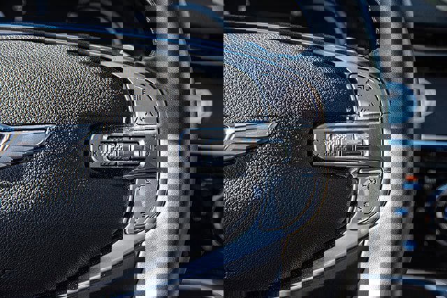 Used 2025 Genesis GV70 2.5T image 10