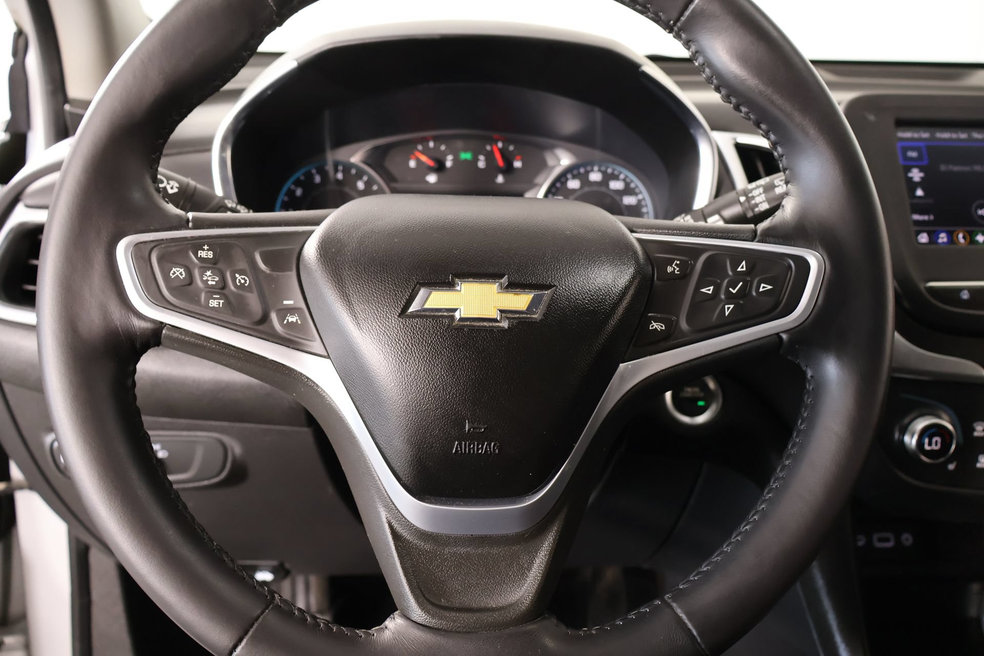 Used 2022 Chevrolet Equinox LT FWD image 3