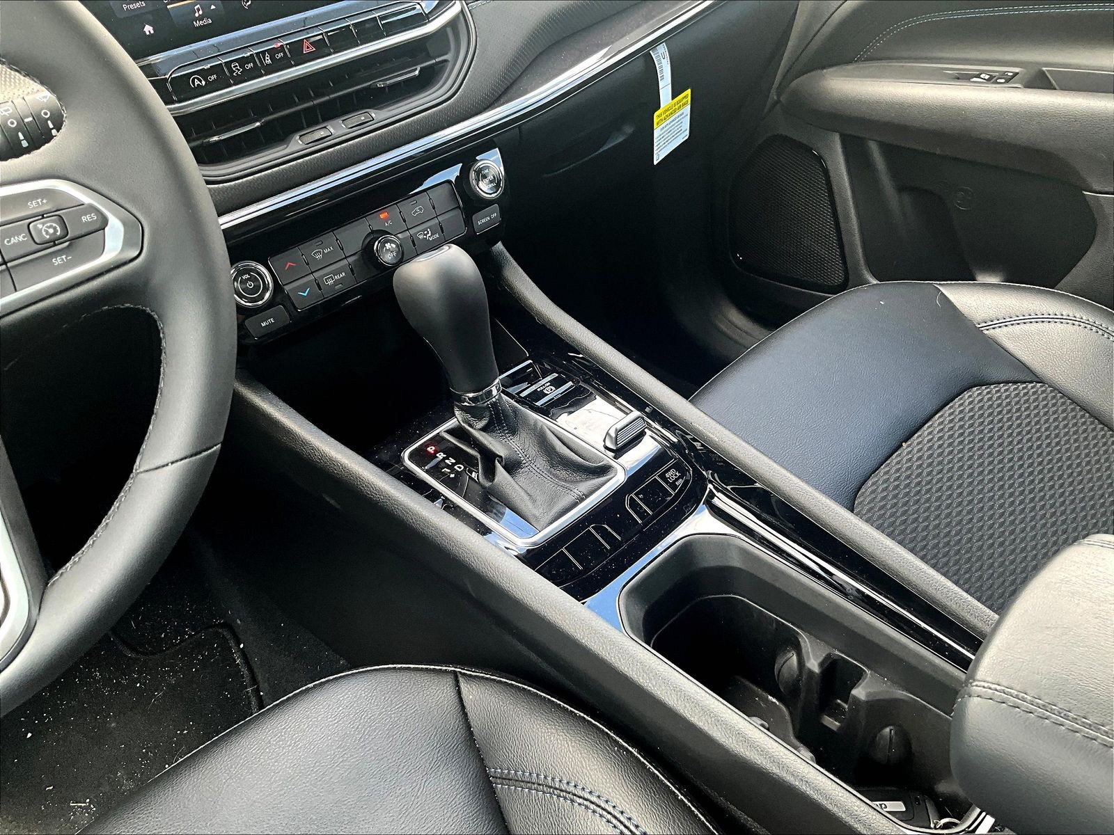New 2026 Jeep Compass Latitude AWD/4WD image 12