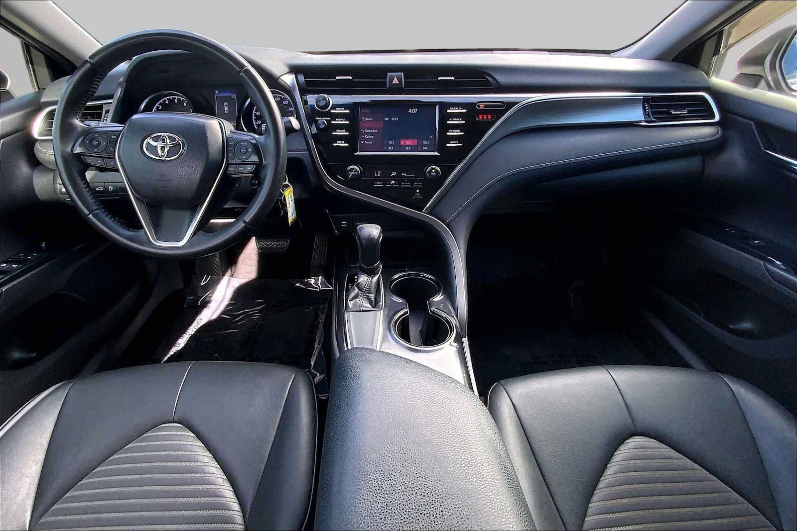 Used 2018 Toyota Camry SE FWD image 13