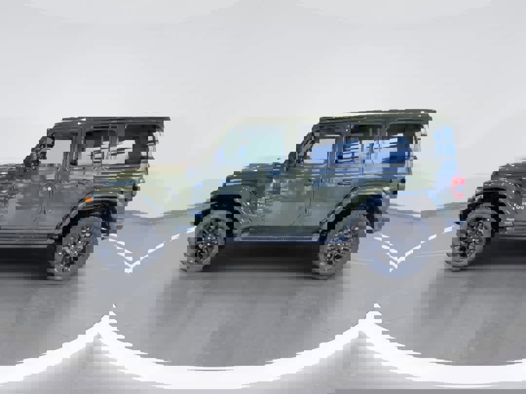 Used 2021 Jeep Wrangler Sahara w/ Cold Weather Group image 5