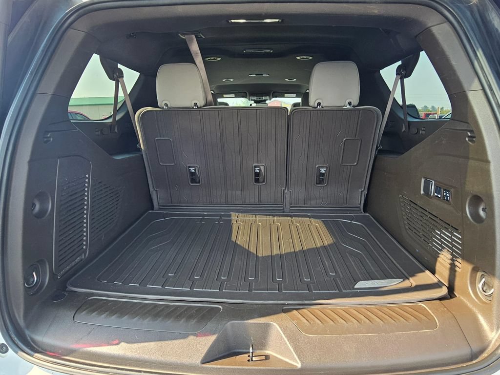 Used 2025 GMC Yukon XL Elevation AWD/4WD image 16