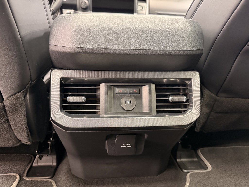 Used 2025 Ford F450 Platinum w/ FX4 Off-Road Package image 21