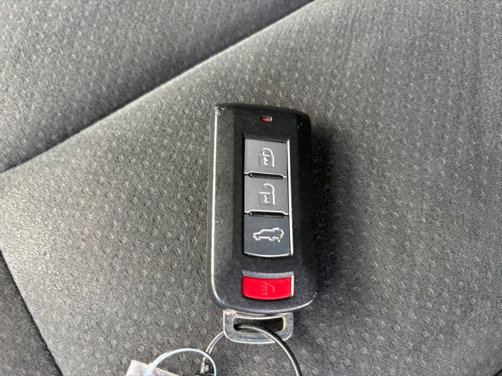 Used 2024 Mitsubishi Eclipse Cross AWD image 31