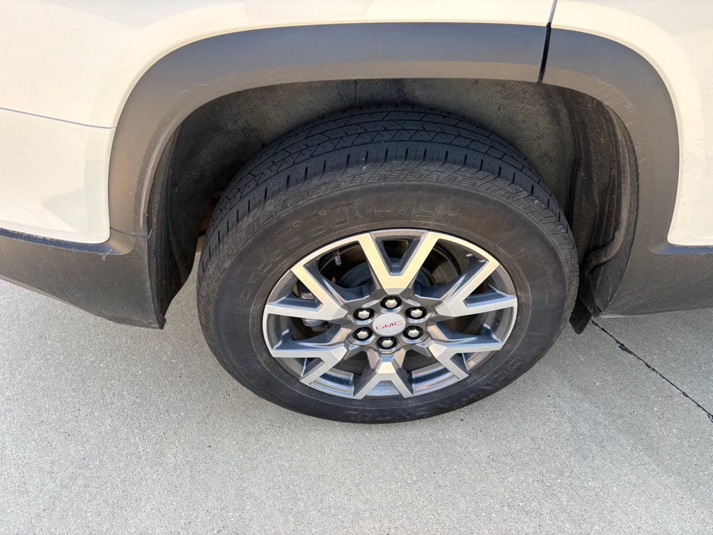 Used 2023 GMC Acadia SLT w/ Preferred Package AWD/4WD image 32