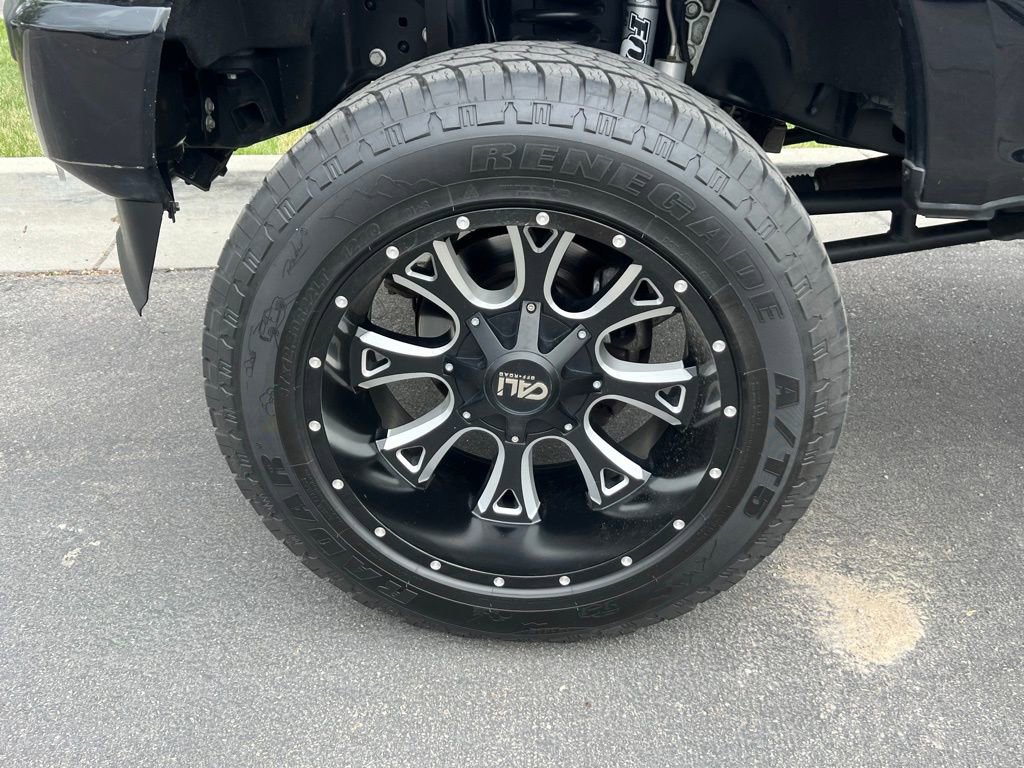 Used 2022 Ford F350 Lariat w/ Black Appearance Package AWD/4WD image 14