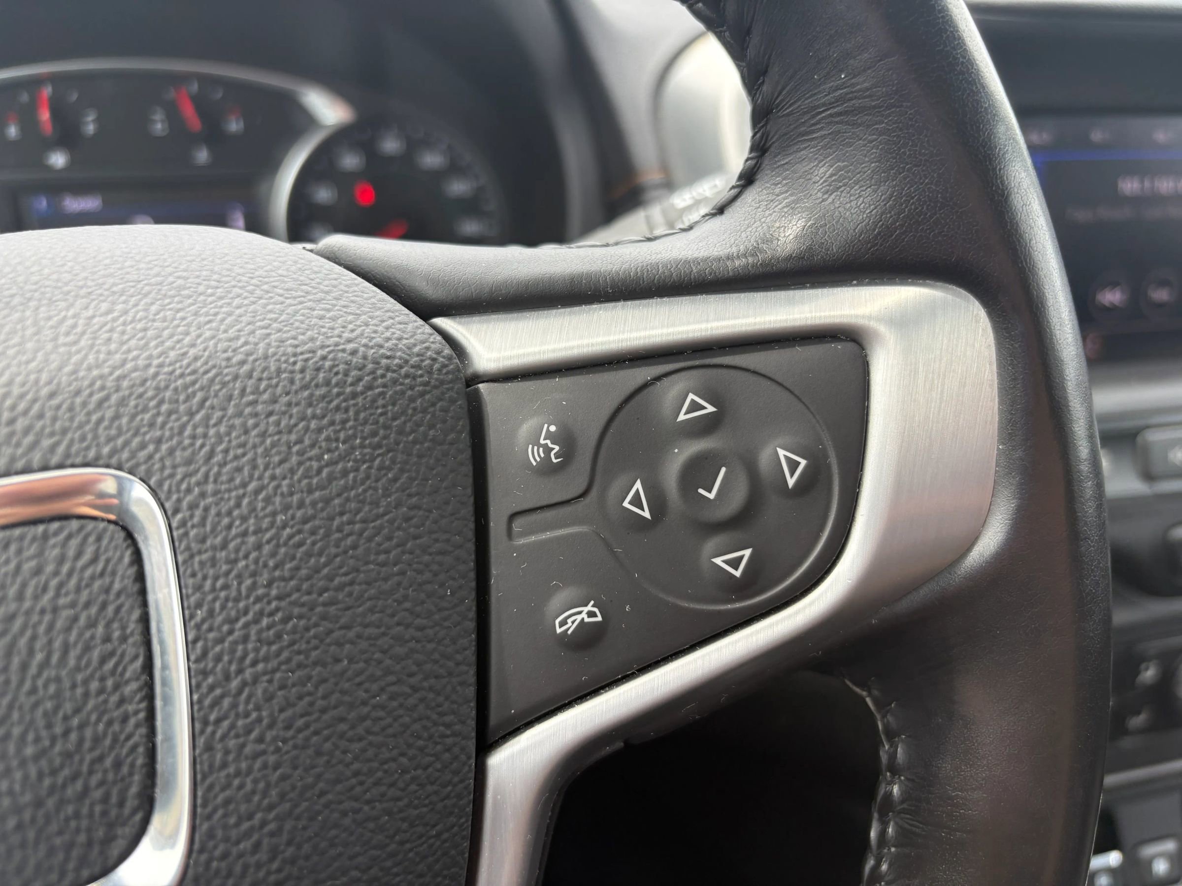 Used 2020 GMC Terrain SLE w/ Driver Convenience Package image 31