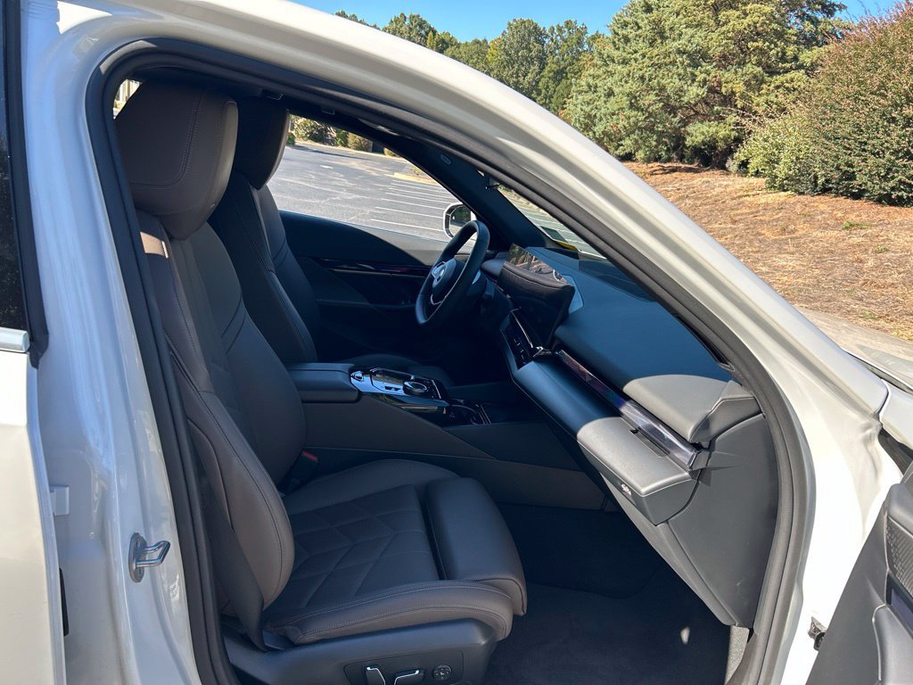Used 2024 BMW i5 eDrive40i w/ M Sport Package RWD image 49